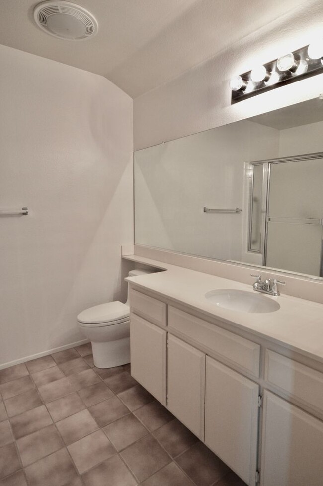 Building Photo - Anaheim Hills 2 Bedroom Plus Loft and Spa ...