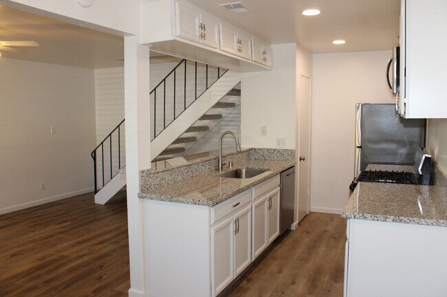 Building Photo - 233 Harding Blvd