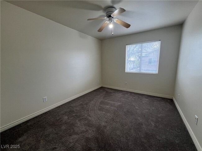 Building Photo - 5586 Lago Ct