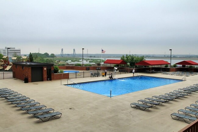 Building Photo - 1508 Harmon Cove Tower