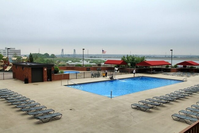 Building Photo - 408 Harmon Cove Tower
