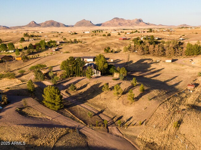Building Photo - 7 Javelina Ct