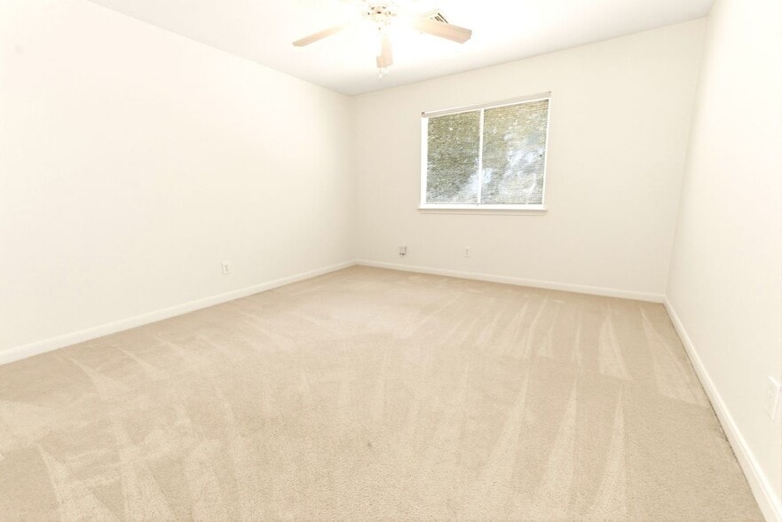 Building Photo - 119 Baythorne