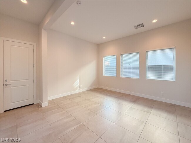 Building Photo - 10761 Canyon Bloom Dr