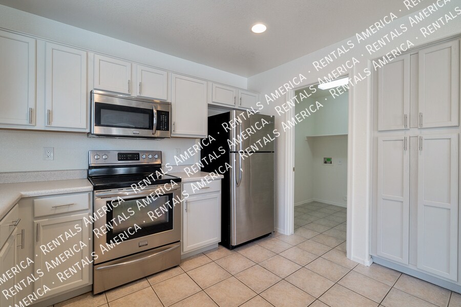 Building Photo - 13367 W Redfield Rd