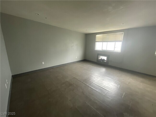 Building Photo - 223 N 9th St