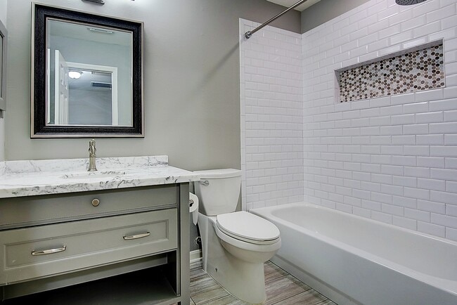 Building Photo - 1408 W Webster St