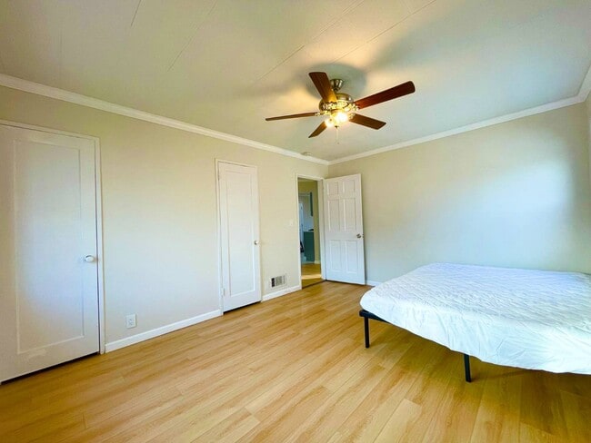 Building Photo - 278 Devonshire Dr