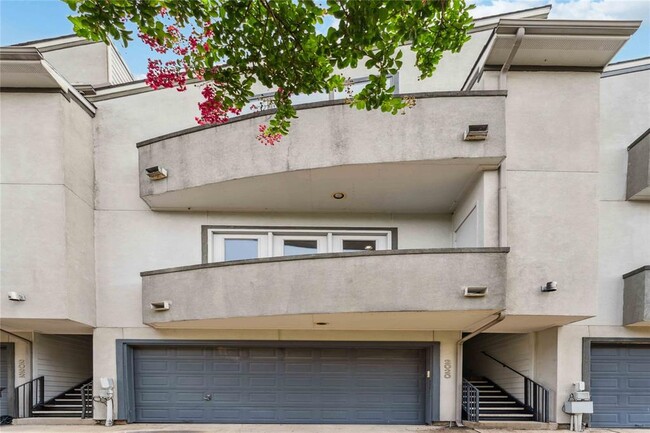 Building Photo - 2020 Tuam St