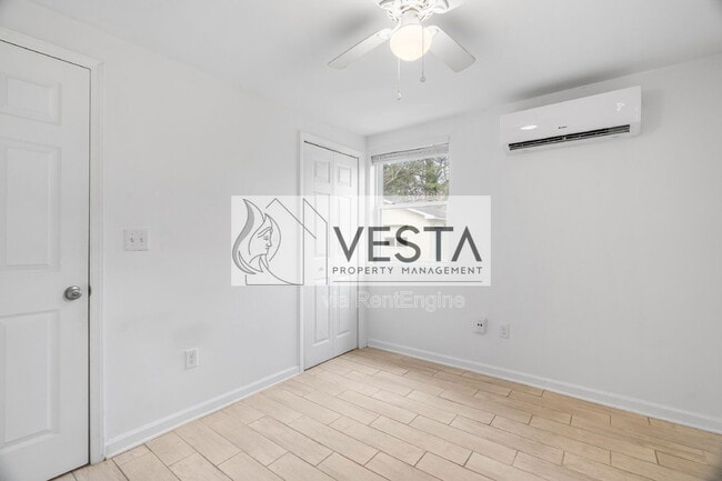 Building Photo - 131 Moody Ave