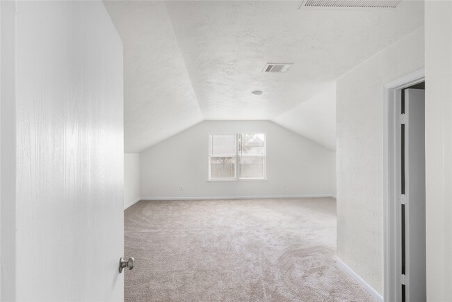 Building Photo - 19138 Larkspur Hills Dr