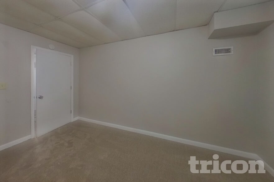 Building Photo - 120 Elberta Dr