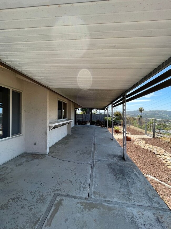 Building Photo - Terrific 3Br +/2Ba Single story house with...