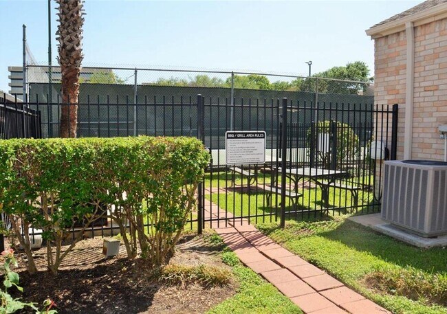 Building Photo - 7950 N Stadium Dr