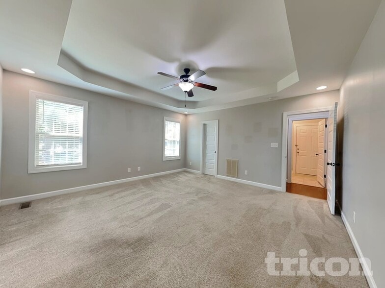 Building Photo - 102 Pinewinds Ct