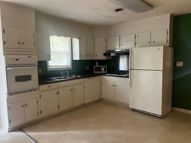 Building Photo - Coming in March! Rent Ready! National Hills Ranch Move in Ready!