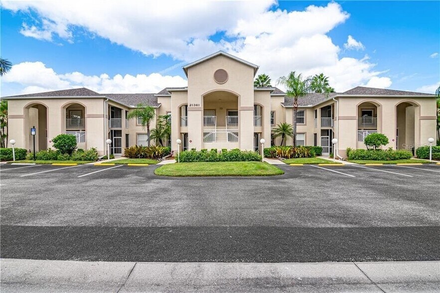 Building Photo - 21361 Lancaster Run