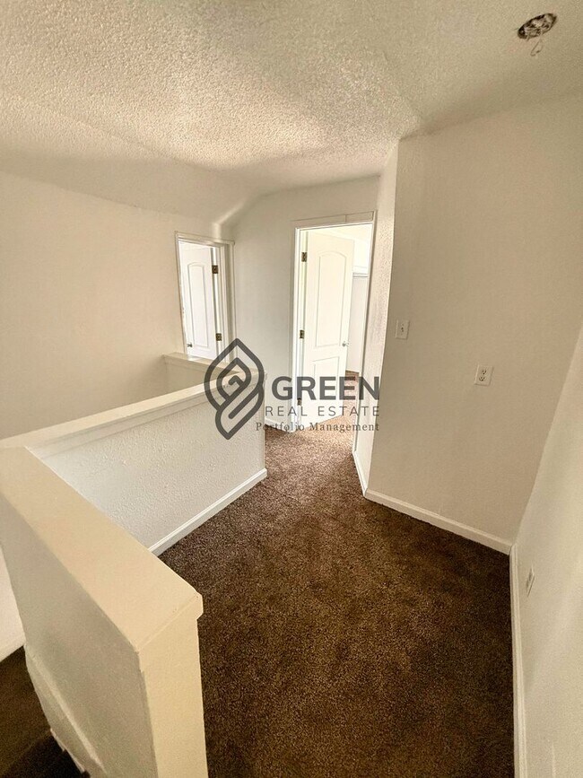 Building Photo - 3 Bedroom 2 Baths Home with Garage for rent in Kankakee