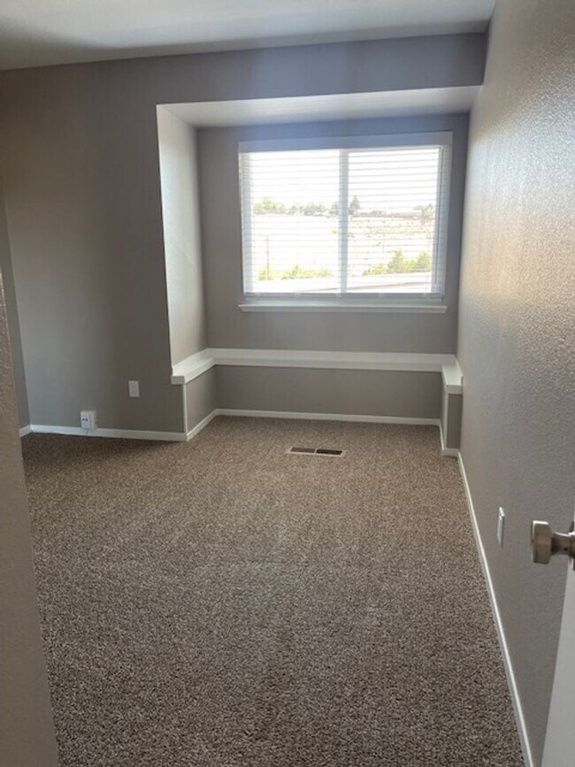 Building Photo - COMING SOON! Beautiful Home with Stunning ...