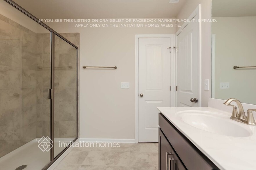 Building Photo - 304 Nessa St