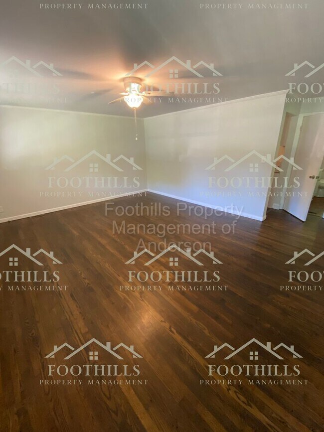 Building Photo - 106 Hanks Cir