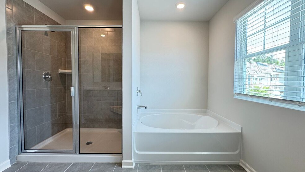 Building Photo - 3190 Greyton Dr