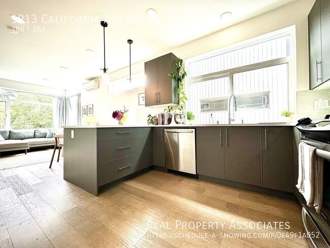 Building Photo - 5913 California Ave SW