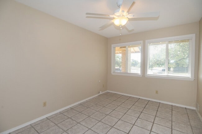 Building Photo - Single Story, Energy Efficient Home - Move...