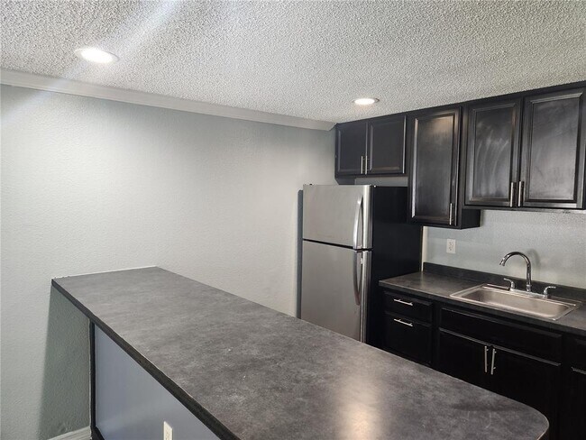 Building Photo - 5901 Bryce Ln