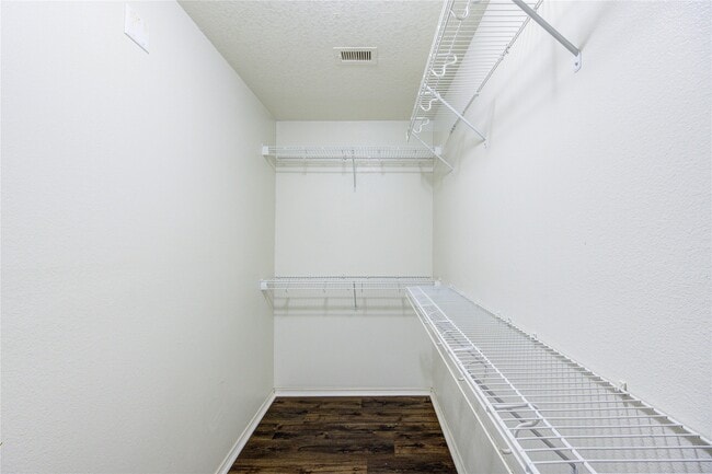 Building Photo - 18827 Sandelford Dr