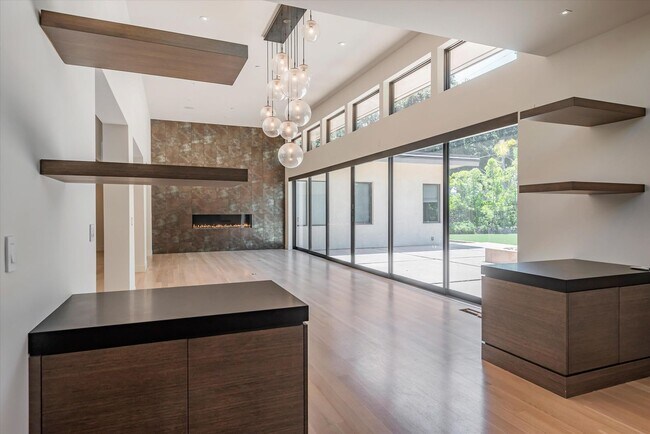 Building Photo - Wow! What a Great Home!