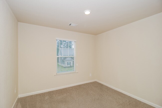 Building Photo - 134 Innis Brk Cir