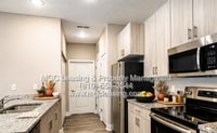 Building Photo - 1 Bedroom Luxury Apartment in the Northland of KCMO