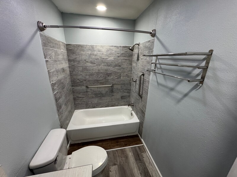 Building Photo - 504 2nd St