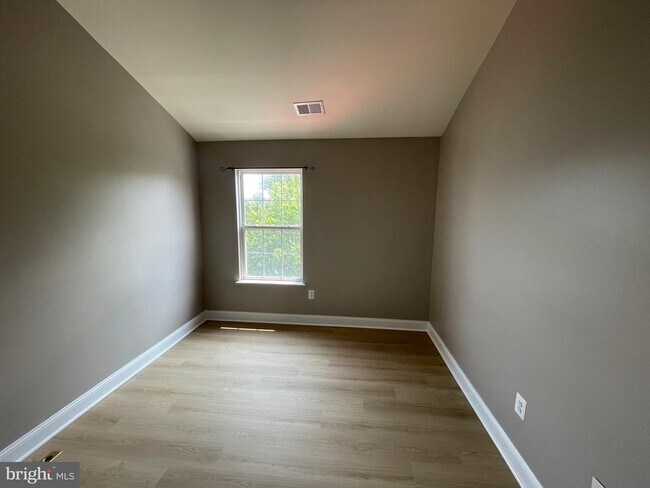 Building Photo - 23429 Clarksridge Rd