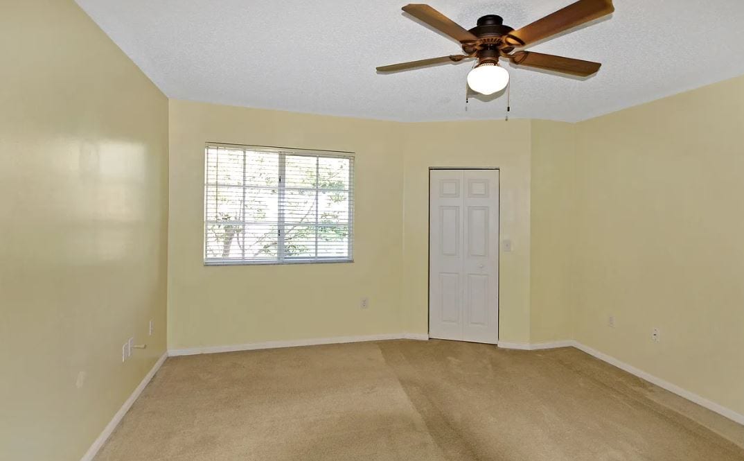 Building Photo - 8010 N Nob Hill Rd