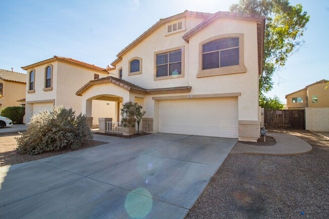 Building Photo - Discover Your Dream Home with a Fantastic Floorplan!