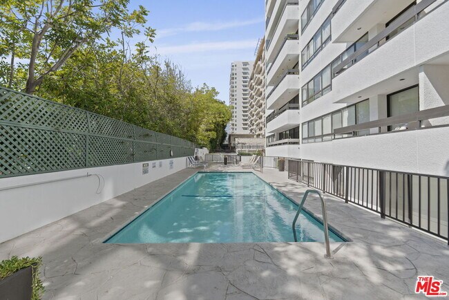Building Photo - 10551 Wilshire Blvd