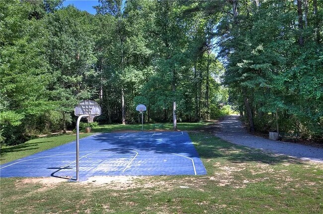 Building Photo - 5560 Deerfield Pl