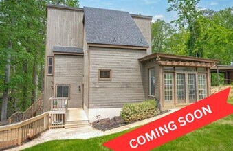 Building Photo - MULTI-LEVEL CONTEMPORARY HOME NEAR THE SALUDA RIVER