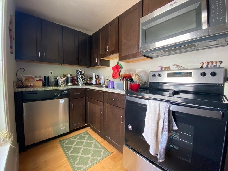 Building Photo - 56 Winship St