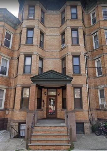 Building Photo - 378 Baldwin Ave
