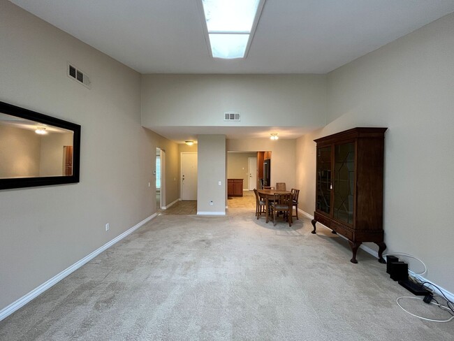 Building Photo - Senior community w/pool, spa, pickle ball ...