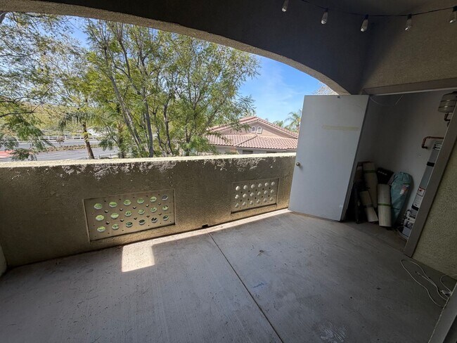 Building Photo - Beautiful 1 Bedroom Condo