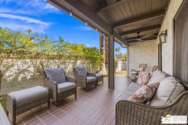 Building Photo - 2230 S Palm Canyon Dr