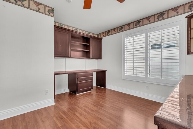Building Photo - 29767 Southwood Ln