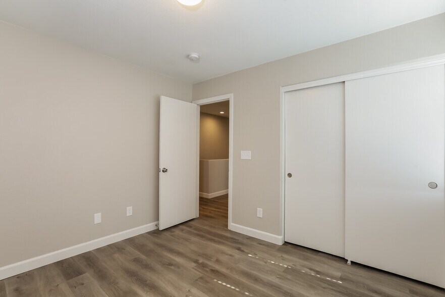 Building Photo - 8838 Ashley Park Ave