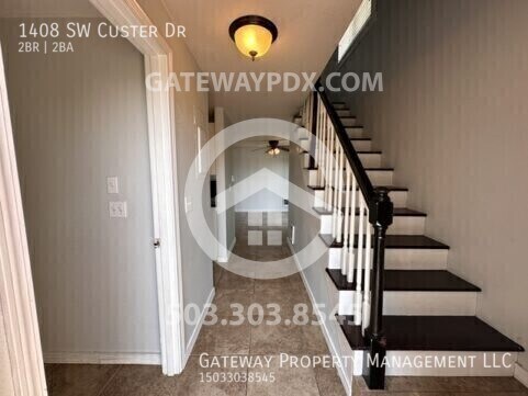 Building Photo - 1408 SW Custer Dr
