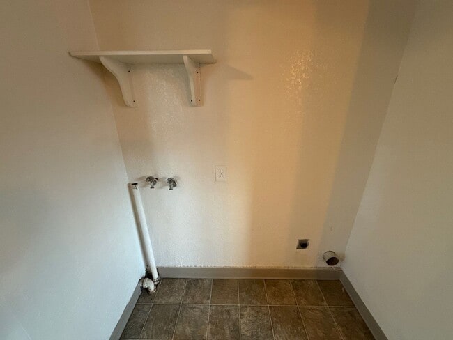 Building Photo - 1215 NW 11th St