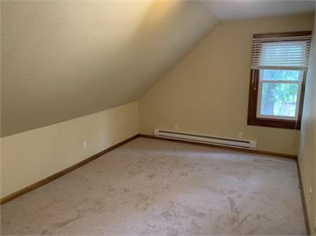 Building Photo - 401 1/2 W Vine St.